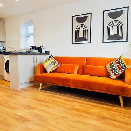 Апартаменты Private Parking Stylish Great Location Гильдфорд Экстерьер фото