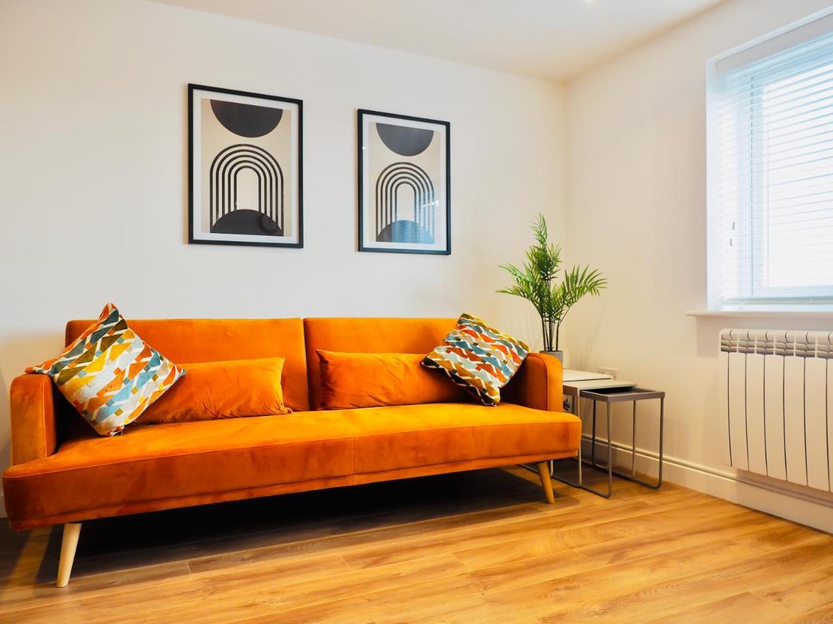 Апартаменты Private Parking Stylish Great Location Гильдфорд Экстерьер фото