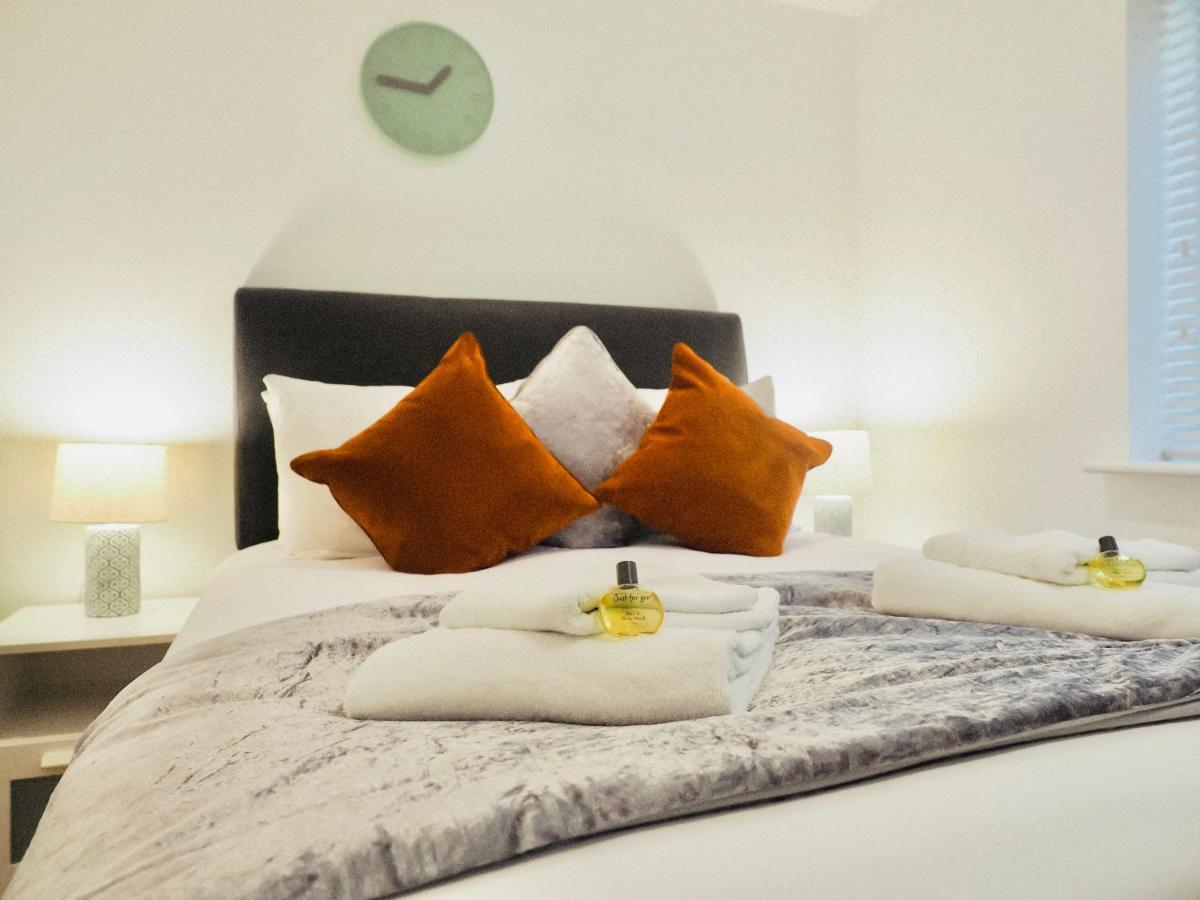 Апартаменты Private Parking Stylish Great Location Гильдфорд Экстерьер фото